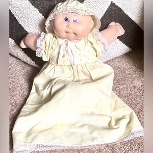 Vintage 1978–1982 Cabbage Patch Preemie Doll Blue Eyes Yellow Nightgown Signed
